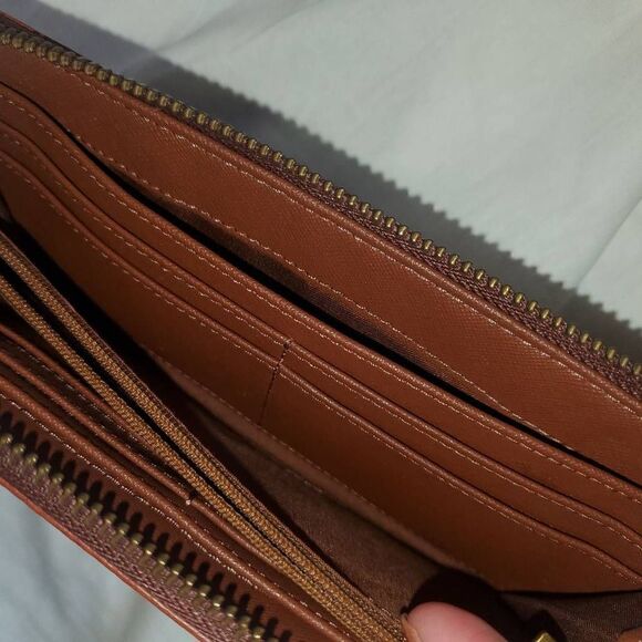 Fossil Tan Leather Wallet - faded back - Picture 10 of 16